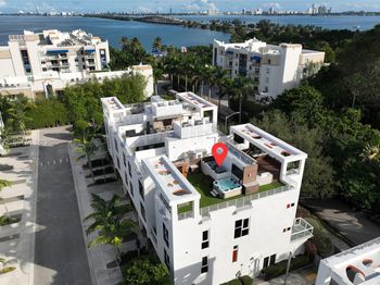 455 NE 39th Street