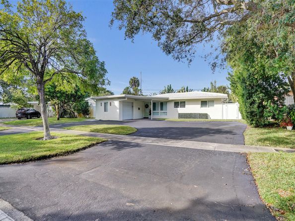 2129 NE 62nd St, Fort Lauderdale FL 33308
