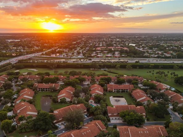 7970 La Mirada Dr 20, Boca Raton FL 33433