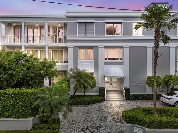 145 Peruvian Avenue 301, Palm Beach FL 33480