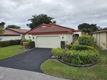 5665 Lakeview Mews Drive