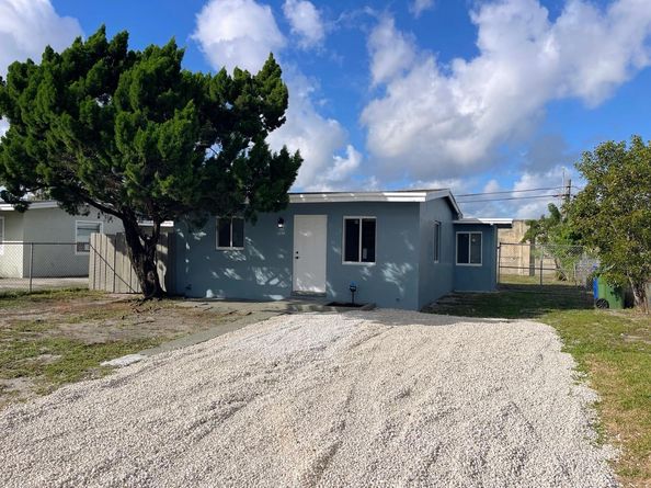 1774 Lauderdale Manor Dr, Fort Lauderdale FL 33311
