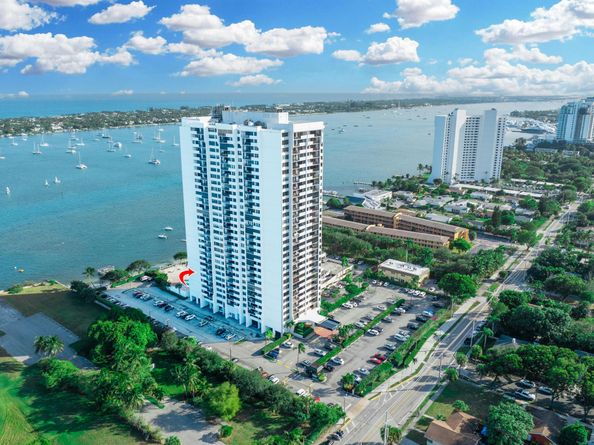 5600 N Flagler Drive 407, West Palm Beach FL 33407