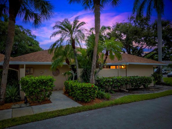 6 S Lakeshore Drive, Hypoluxo FL 33462