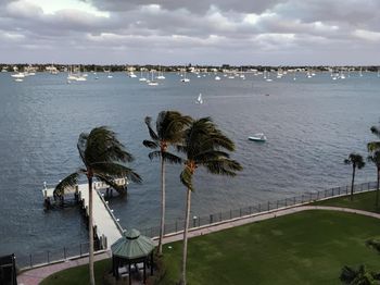 5200 N Flagler Drive SE