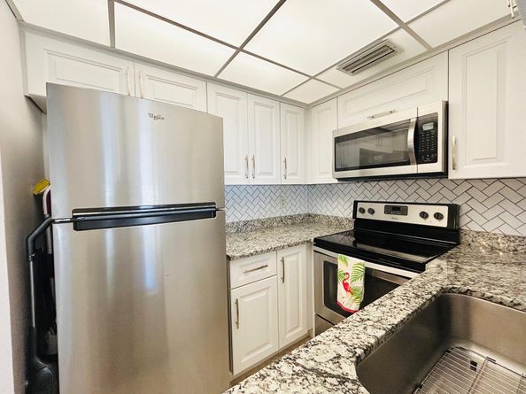 7106 Golf Colony Court 104, Lake Worth FL 33467