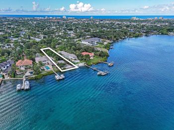 114 W Riverside Drive