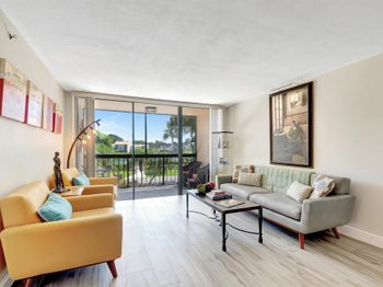 1523 Bridgewood Drive