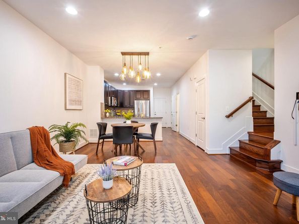 2215 Richmond Highway 101, Alexandria VA 22301