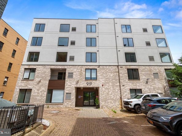 919 12TH Street NE A305, Washington DC 20002