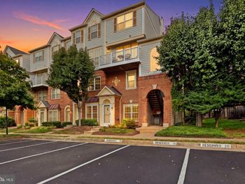 1717 Braddock Place