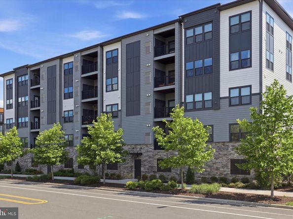 12850 Mosaic Park Way 2Y, Herndon VA 20171