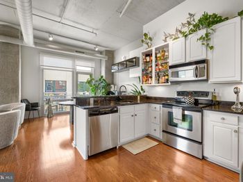 113 N Bread Street
