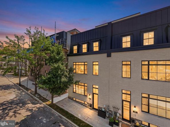 206 Kalos Street, Philadelphia PA 19128