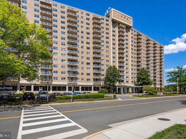 1225 Martha Custis Drive 403, Alexandria VA 22302