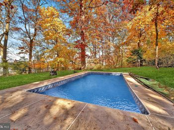 1135 Grovania Avenue