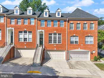 47825 Scotsborough Square