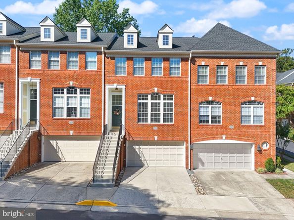 47825 Scotsborough Square 123, Sterling VA 20165