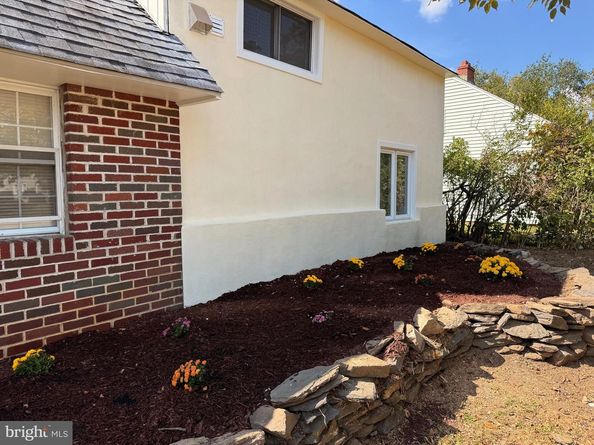 9328 Academy Road, Philadelphia PA 19114