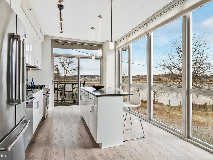 88 V Street SW 201, Washington DC 20024