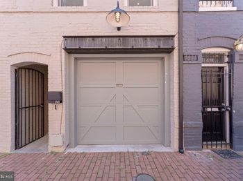 1313 Linden Court NE