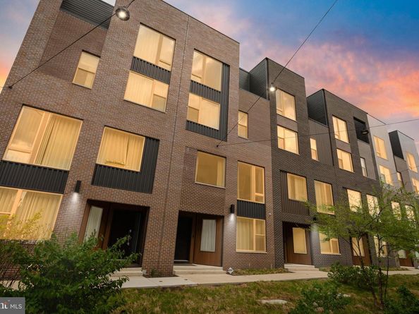 3203 Sunrise Walk, Philadelphia PA 19125