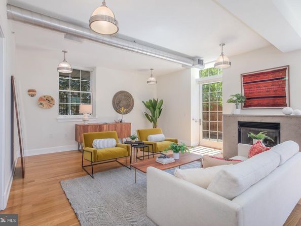 215 I Street NE 105, Washington DC 20002