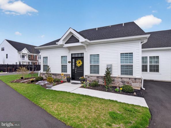 83 Cedar Circle, Levittown PA 19055