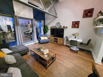 3 N Columbus Boulevard