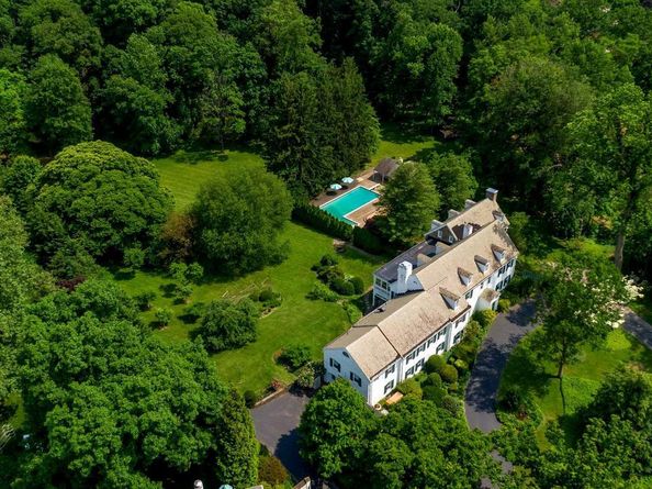 1118 Indian Creek Rd, Wynnewood PA 19096