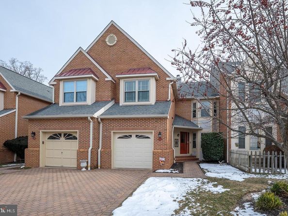 127 Springton Mews Circle, Media PA 19063
