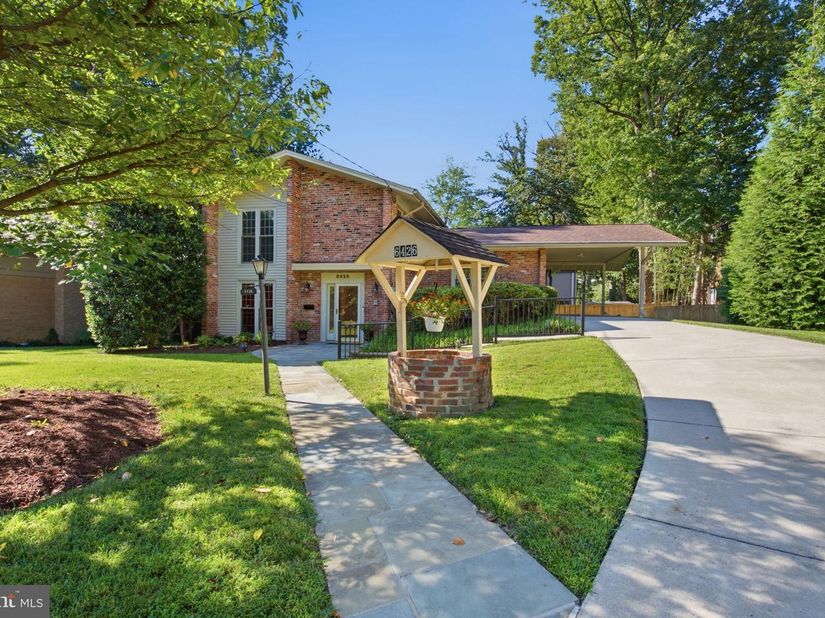 6426 Hollins Drive, Bethesda MD 20817