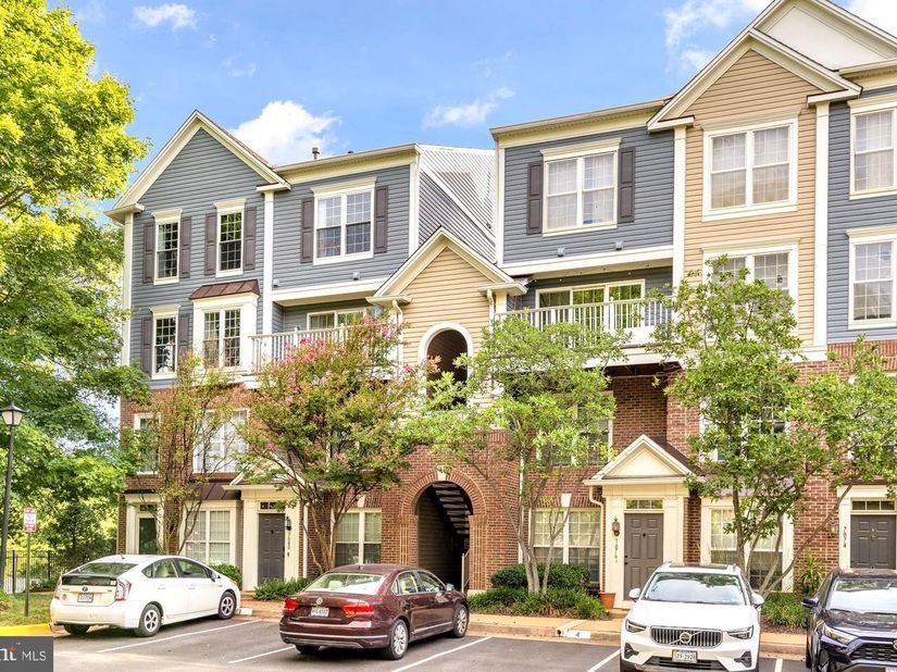 7078 Falls Reach Drive 303, Falls Church VA 22043
