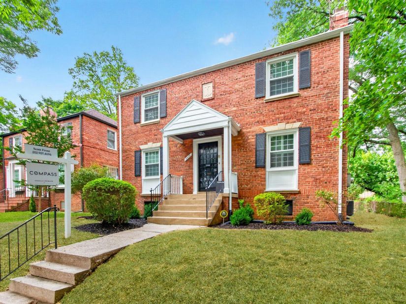 8232 Eastern Avenue NW, Washington DC 20012
