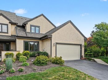 944 Hedgerow Court