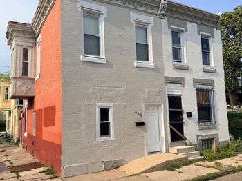 925 W Seltzer Street