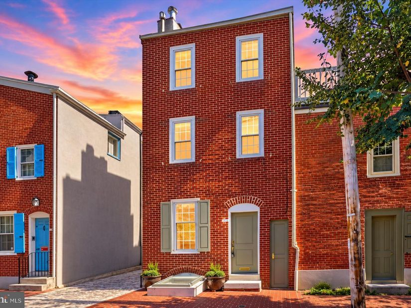 731 S American Street, Philadelphia PA 19147