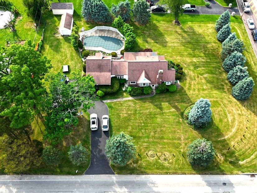 2438 Pine, Huntingdon Valley PA 19006