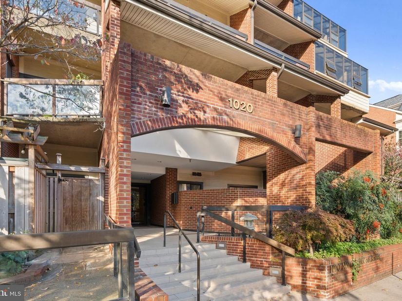 1020 N Stafford Street 110, Arlington VA 22201