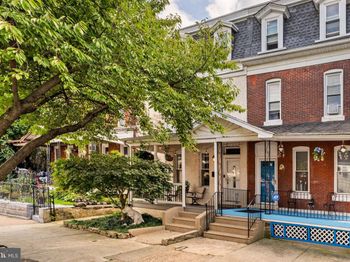 229 Roxborough Avenue