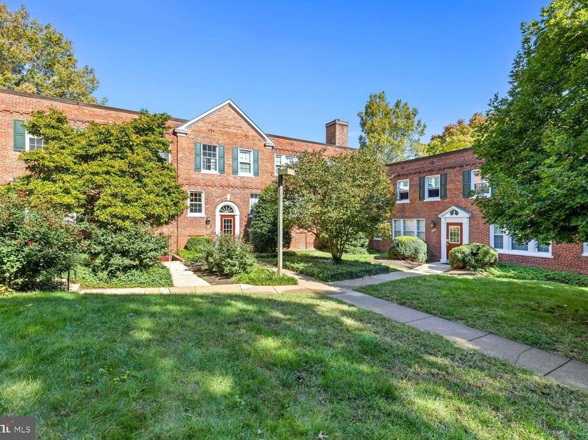 1911 Key Boulevard 564, Arlington VA 22201