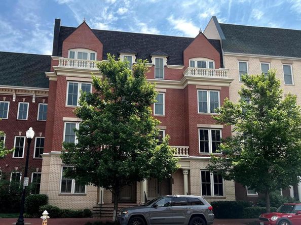 2109 Main Line 102, Alexandria VA 22301