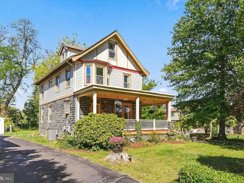 129 Wayne Ave E, Aldan PA 19018