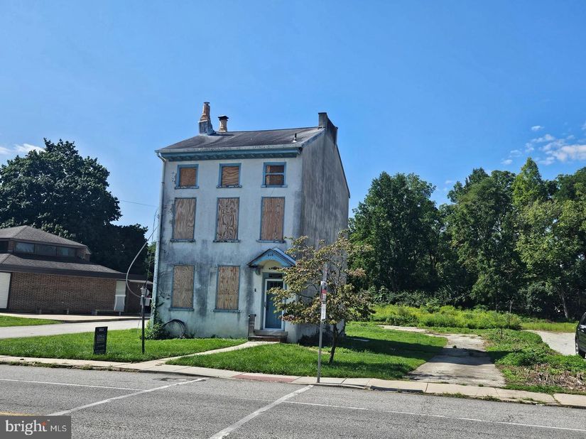 608 Germantown Pike, Lafayette Hill PA 19444