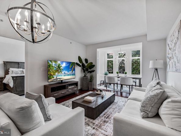 8220 Crestwood Heights Drive 314, Mclean VA 22102