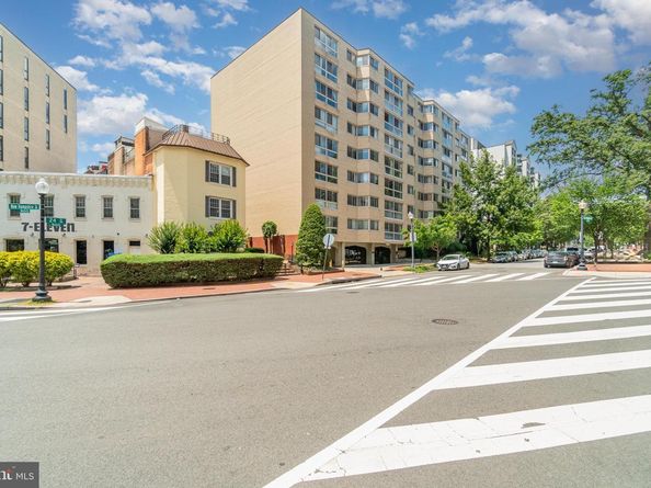 922 24TH Street NW 313, Washington DC 20037