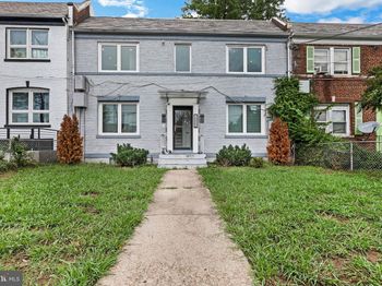 1332 Bryant Street NE