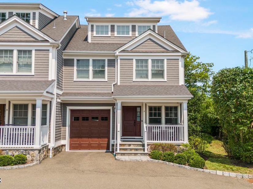 16 Hawthorne Street South A, Greenwich CT 06831