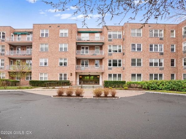 2 Putnam Hill 1A, Greenwich CT 06830