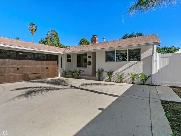 6820 Encino Avenue, Van Nuys CA 91406